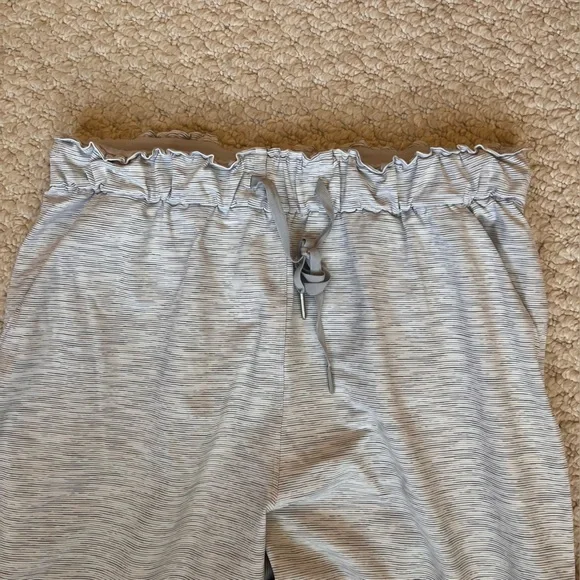 Lululemon Light Gray Joggers - sz10 - Picture 2 of 5